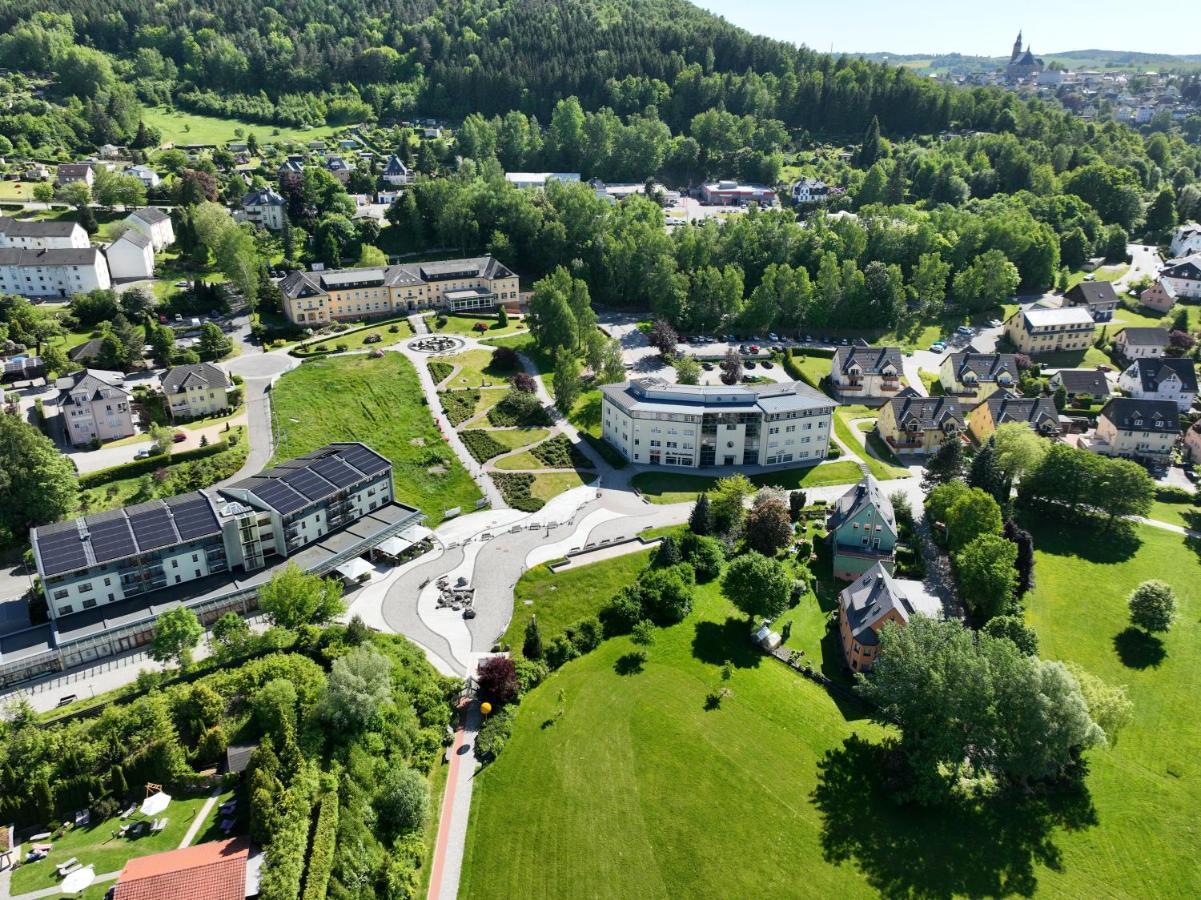 Hotel Am Kurhaus Mit Erstem Ayurveda Center Sachsens - Direkt Am Gesundheitsbad Actinon & Kurpark Bad Schlema Exterior foto